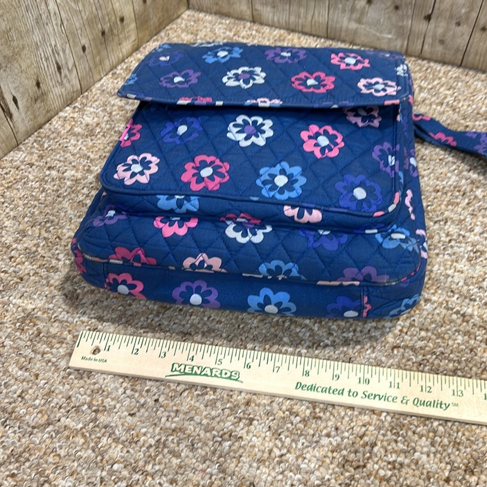 Vera Bradley Ellie Flowers multicolor Lg Crossbody w/ matching Turn Key Wallet - Picture 7 of 16